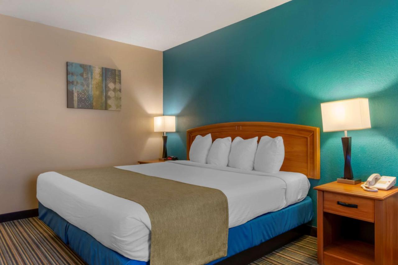 Best Western Governors Inn And Suites Ουιτσιτά Εξωτερικό φωτογραφία